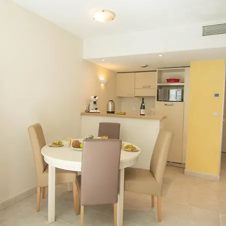 Excel Suites 206 Yourhosthelper *